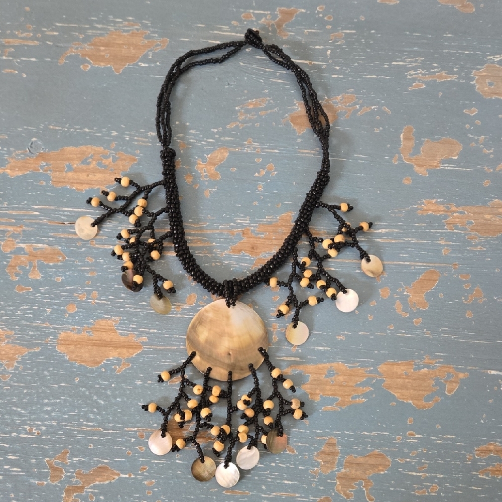 ✨️ Artisan Black and Cream Beaded Necklace With Shell Accents